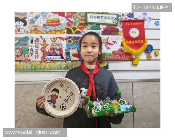 用五彩毛线巧手编织独特足球打造创意运动新体验